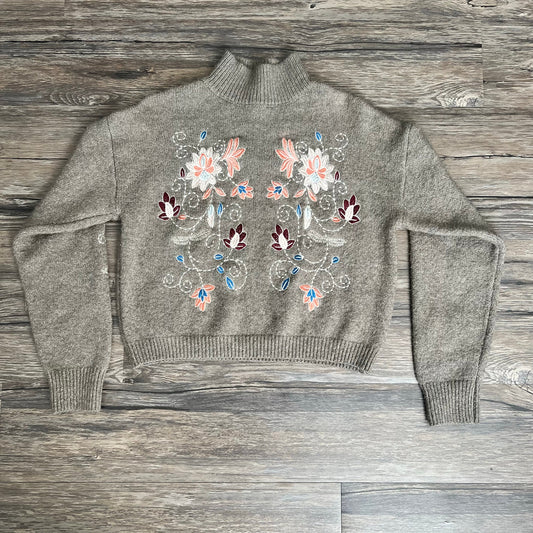 Jun & Ivy Gray Floral Sweater